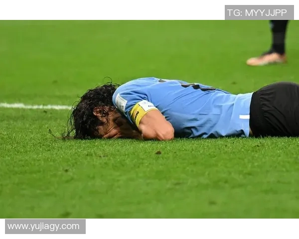 黄头发足球球星：从赛场到荣耀背后的成长故事与传奇人生